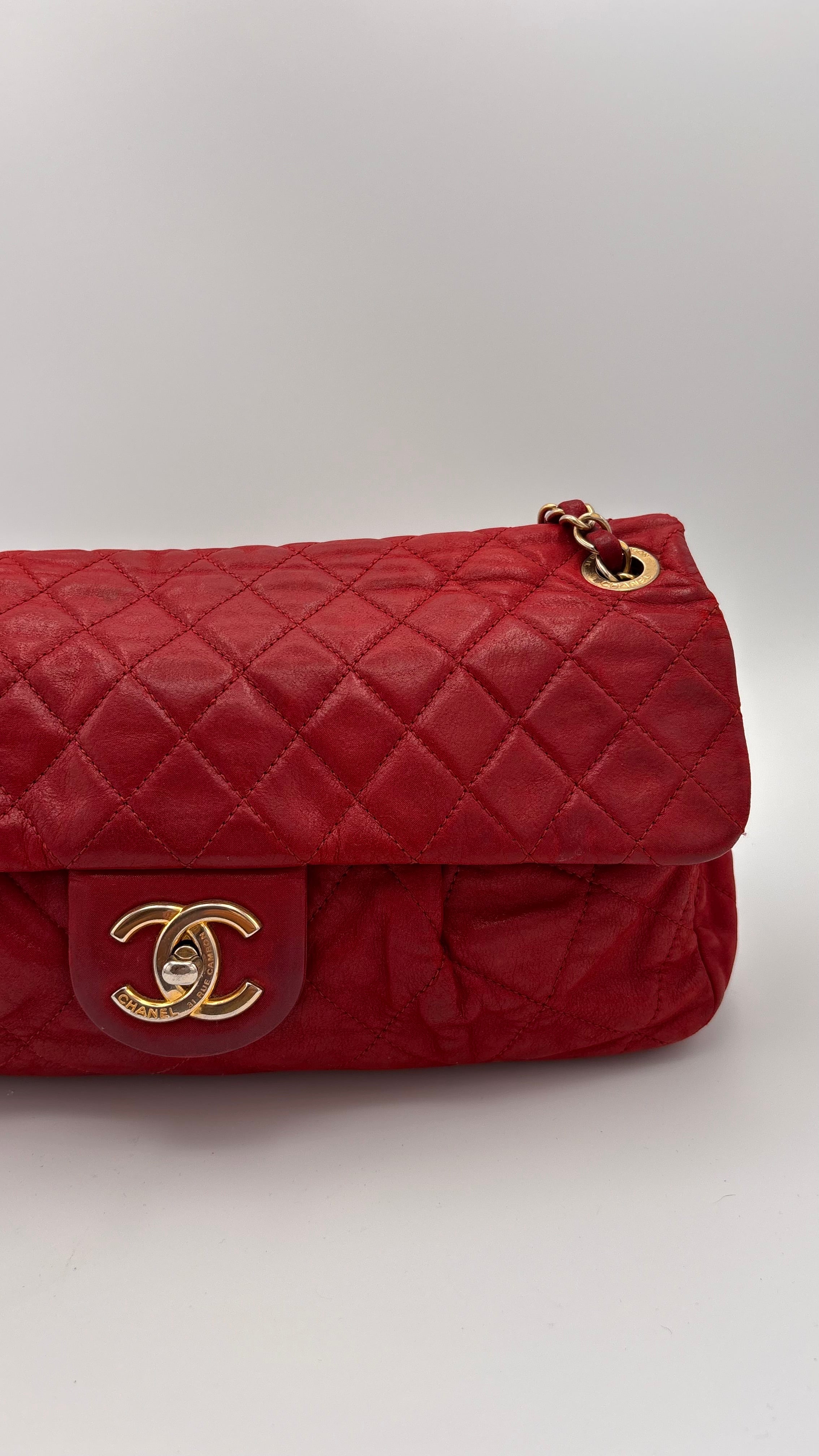 Chanel Flap Bag mit goldener Hardware