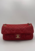 Chanel Flap Bag mit goldener Hardware