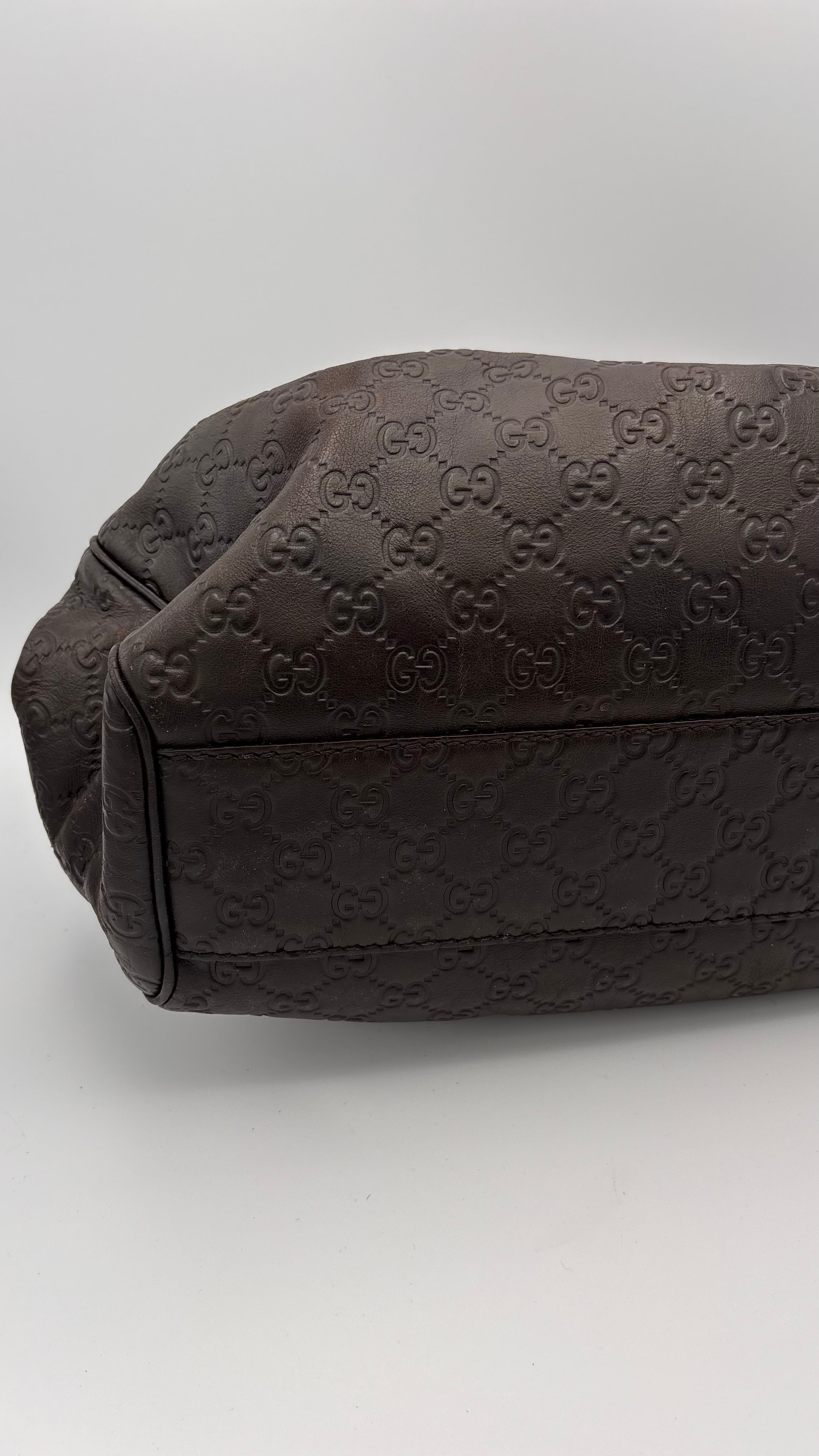Dunkelbraune Gucci Sukey aus Leder