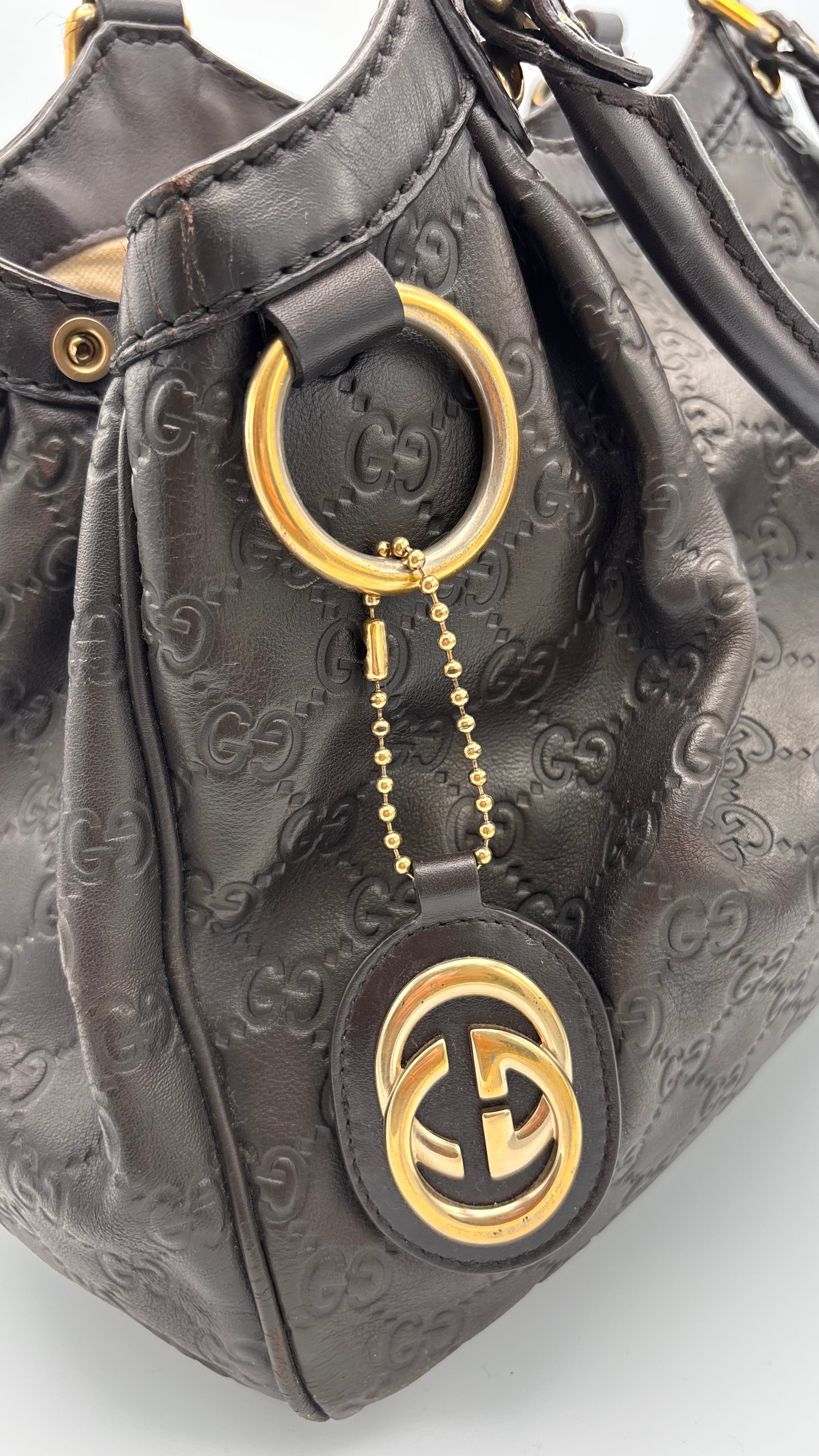 Dunkelbraune Gucci Sukey aus Leder