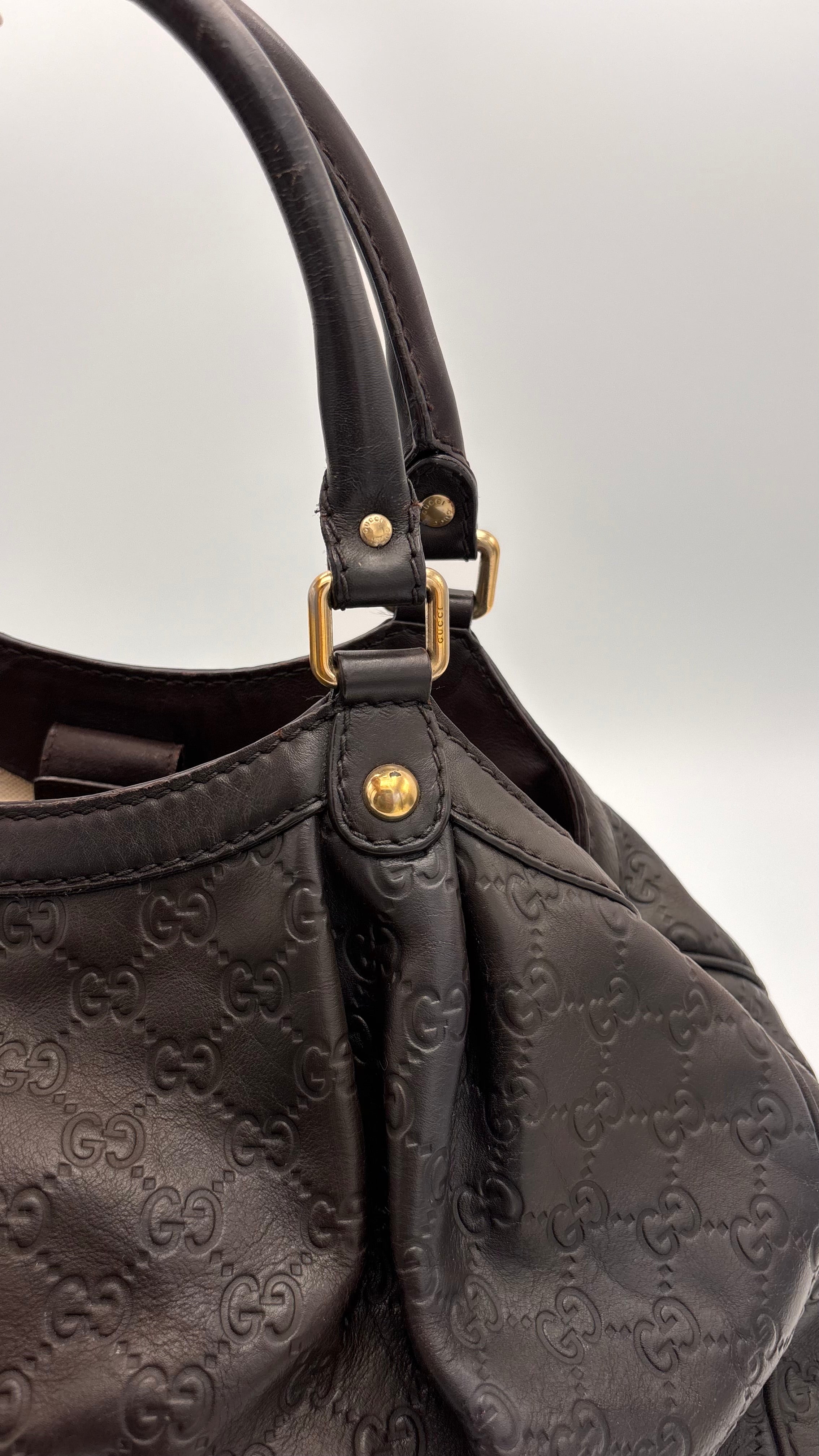 Dunkelbraune Gucci Sukey aus Leder