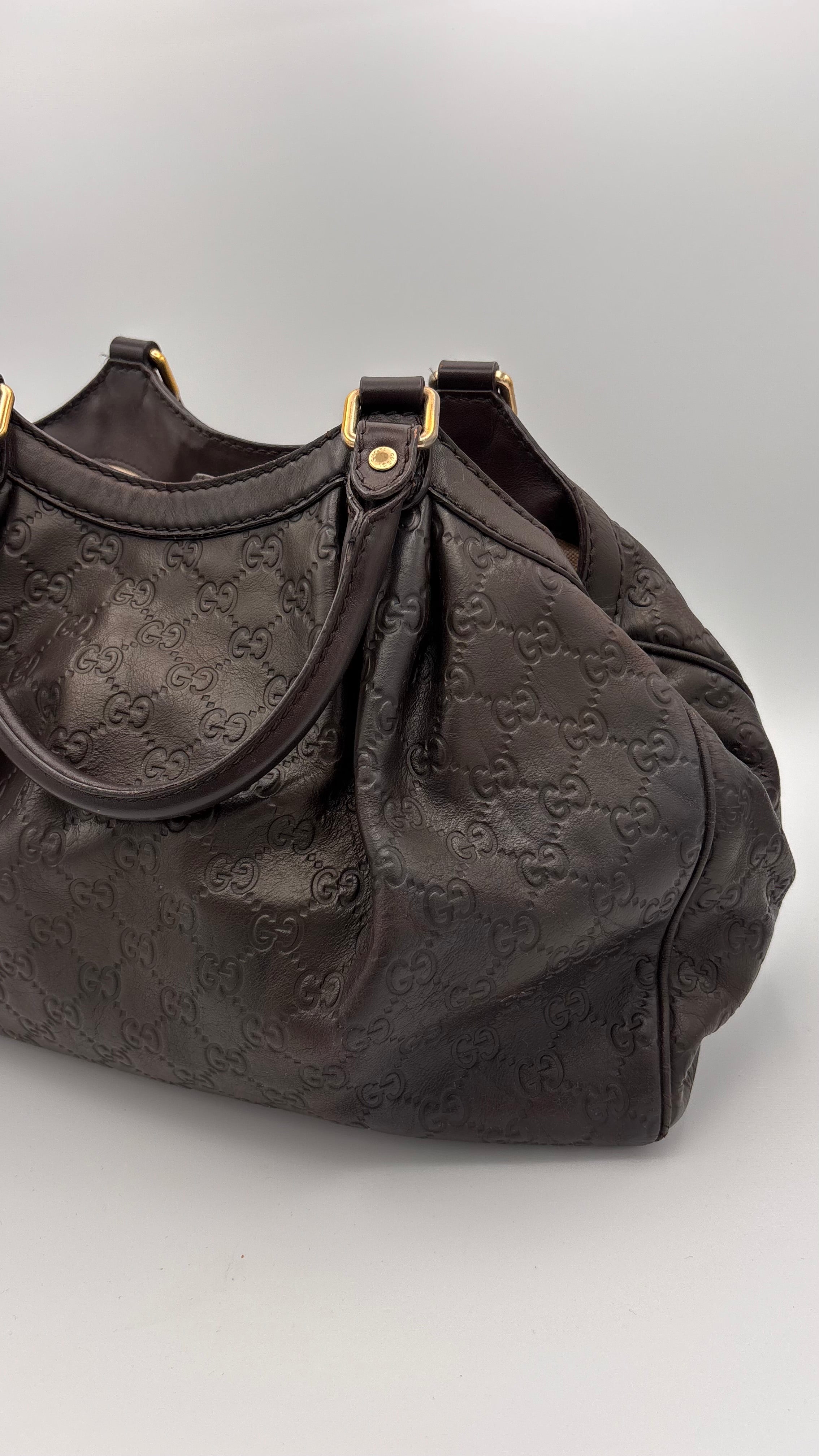 Dunkelbraune Gucci Sukey aus Leder